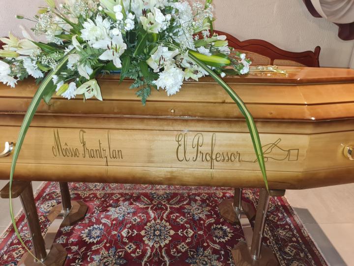 Nous proposons un service funéraire suivi de l’inhumation.