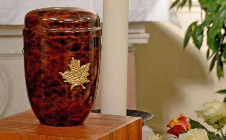 Nous organisons des obsèques dans notre crématorium.